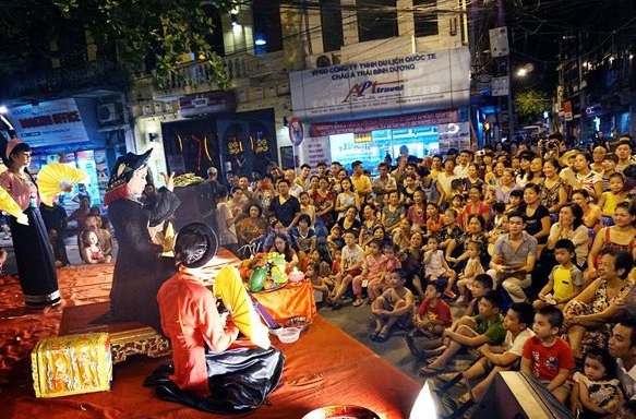 Pedestrian-only area to explore Hanoi - ảnh 1